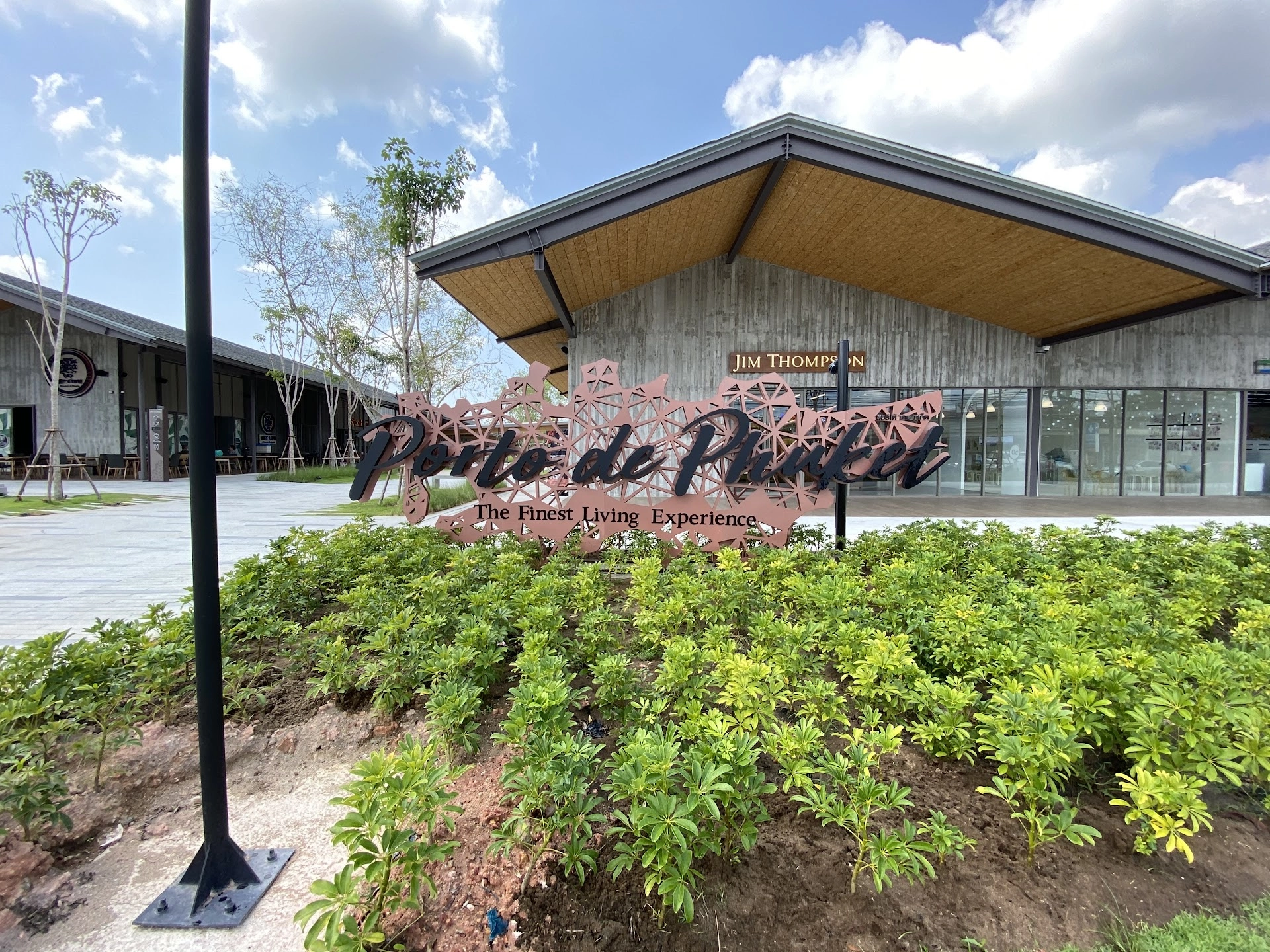 💰 Investing Guides, 📍 Neighborhood Guides | Bangtao Property Market 2025 – Trends and ROI Porto de Phuket shopping and lifestyle hub, a key attraction in the Bangtao property market.